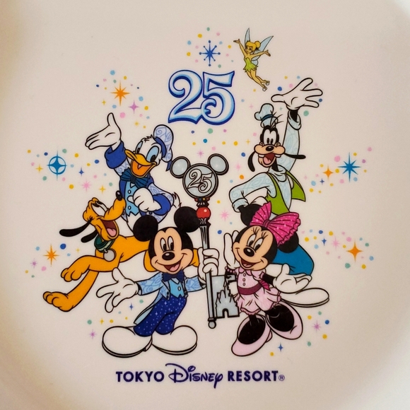 25 Tokyo Disney Resort Kids or Display Plate. - Picture 1 of 8
